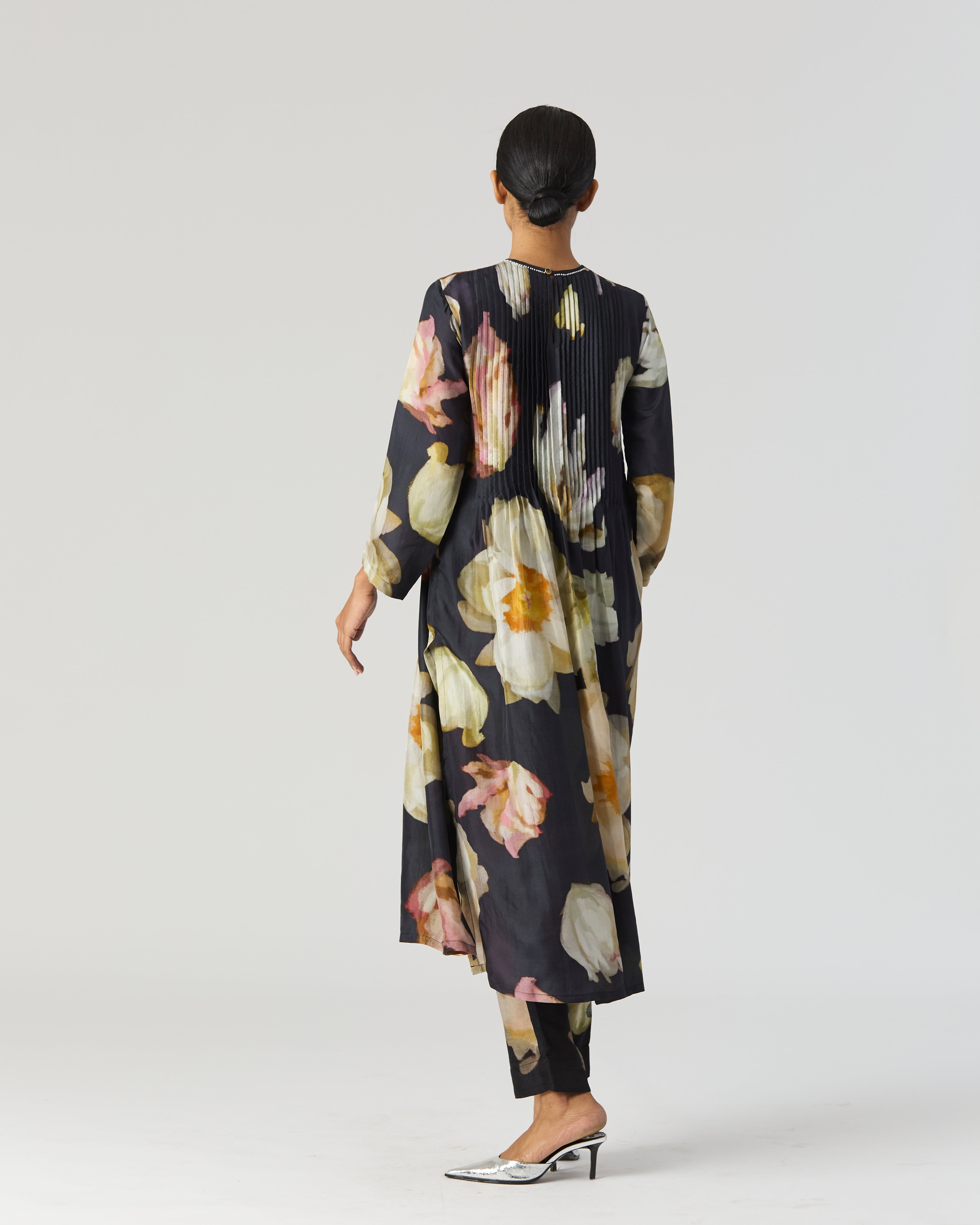 Viva Fiori Pintucks Kurta Set