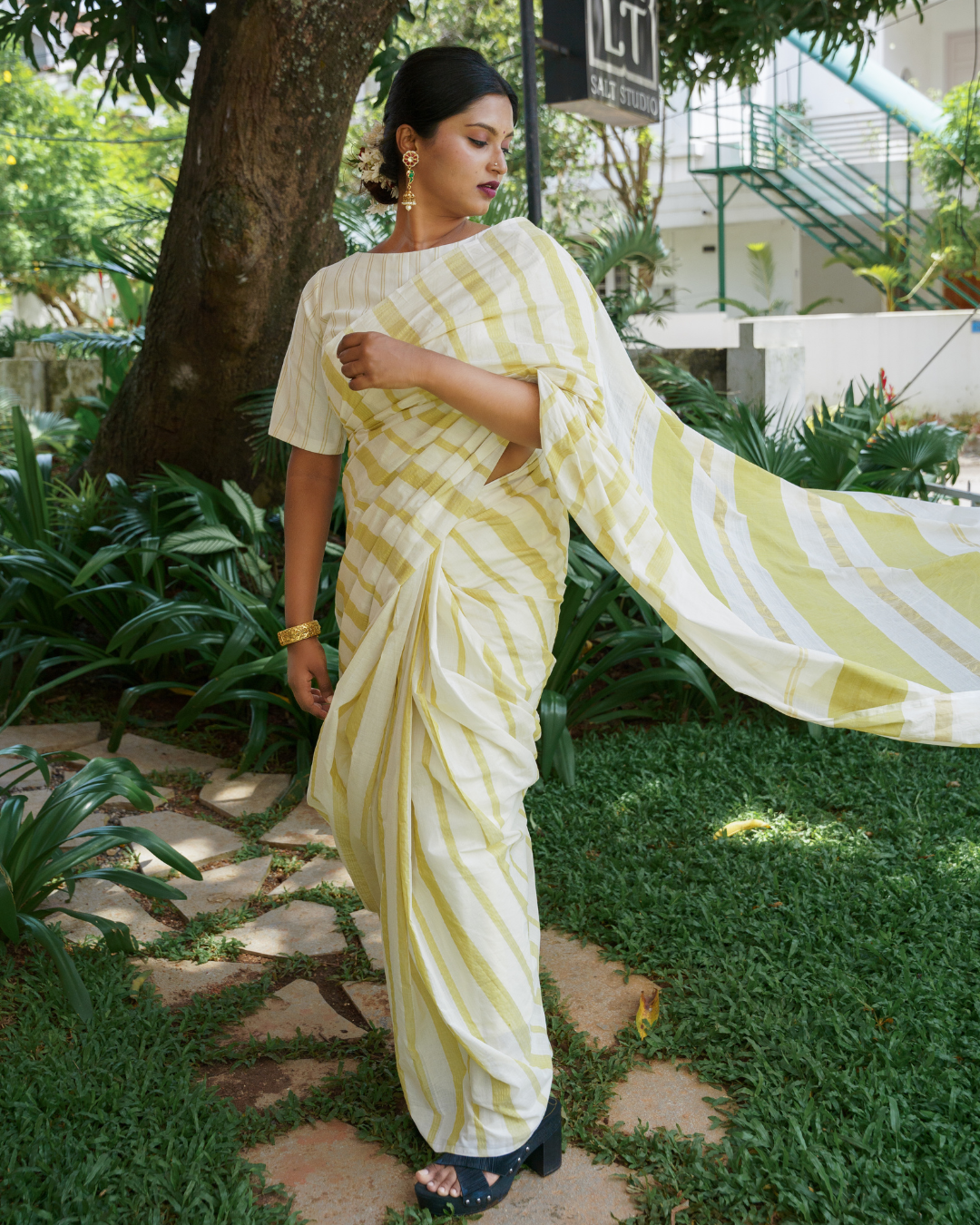 Yila | Lime Green-Striped Kasavu Saree
