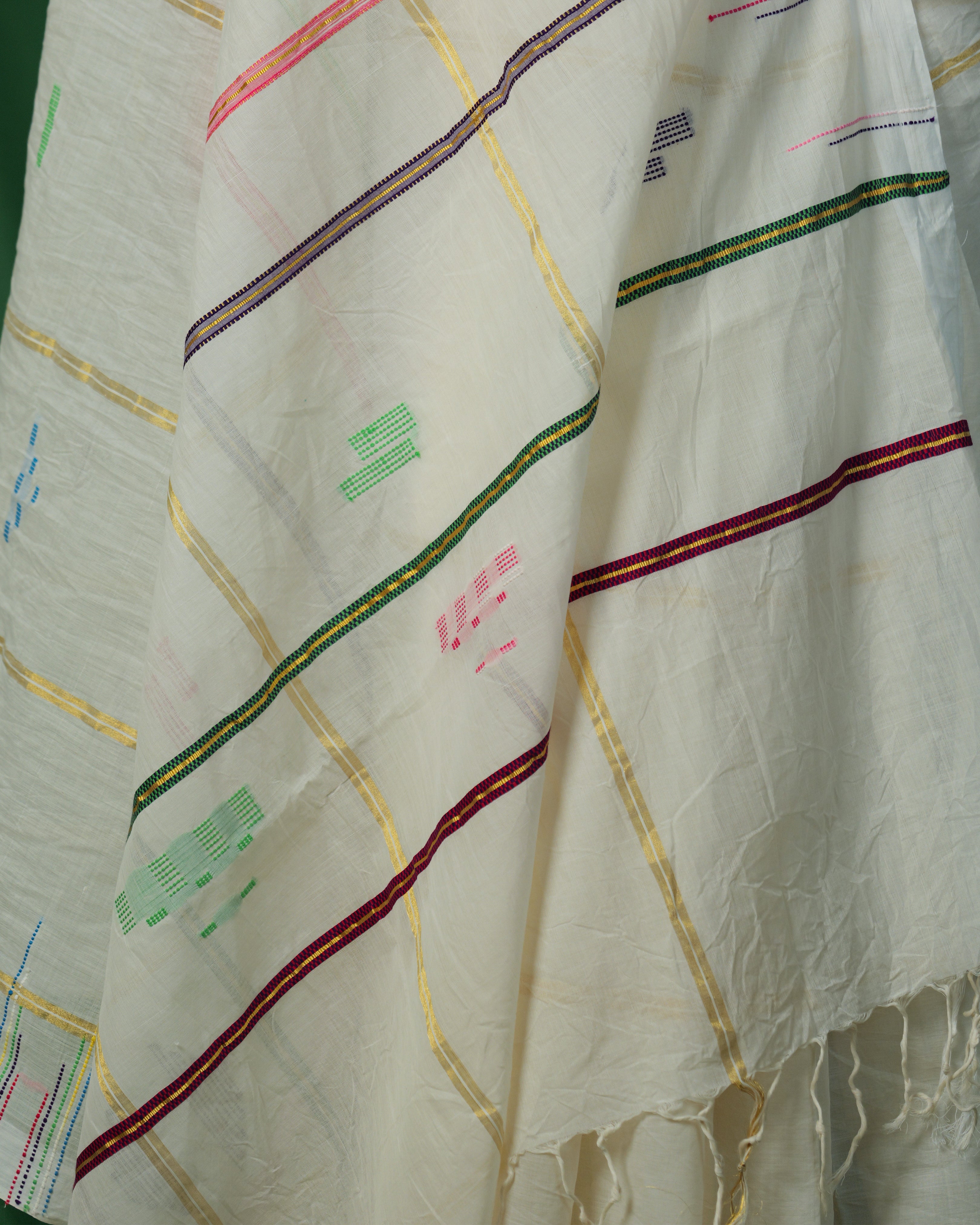 Kalyanikutty Multicolor Border Kasavu Saree
