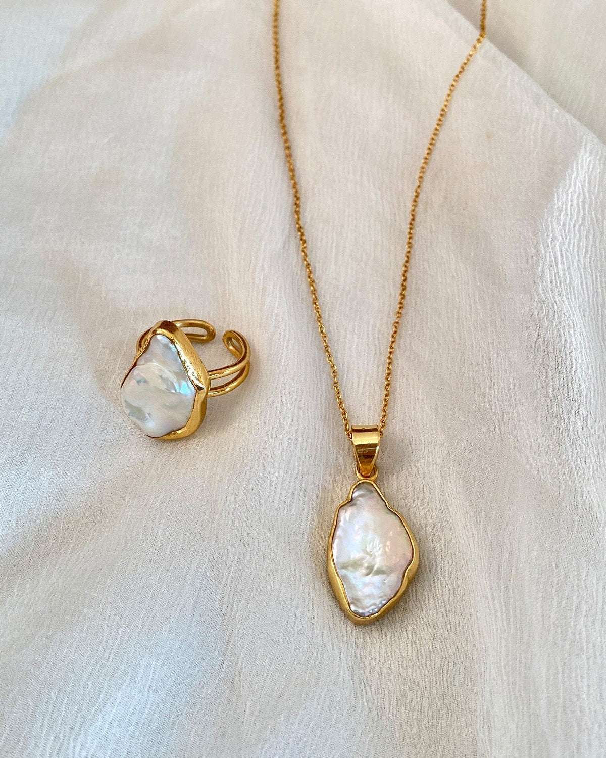 Nazaakat Pendant & Chain