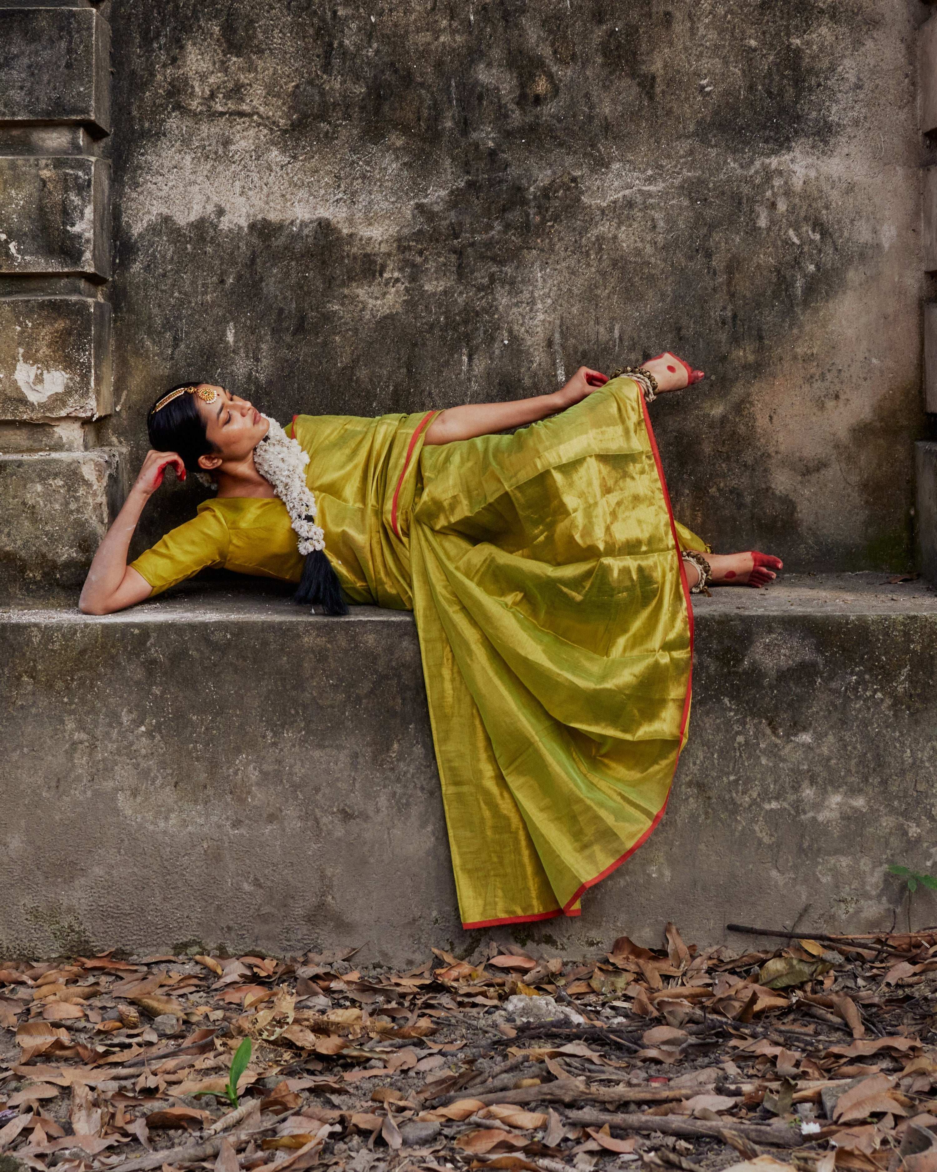 Kapittha I Neon Green Tissue Saree