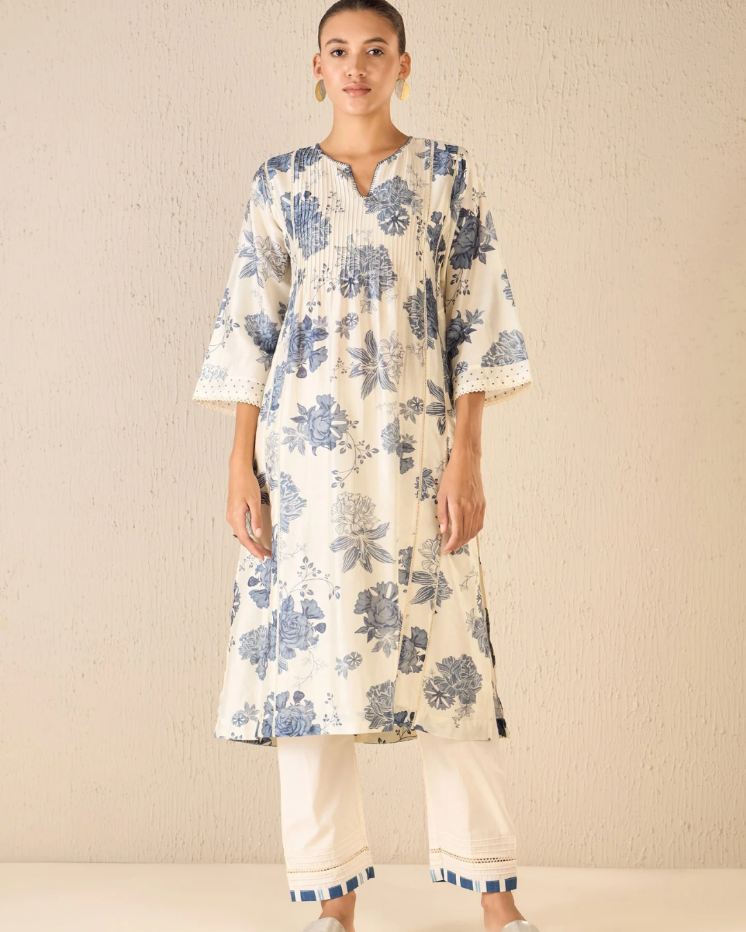 Floral fantasy: blue floral choga set