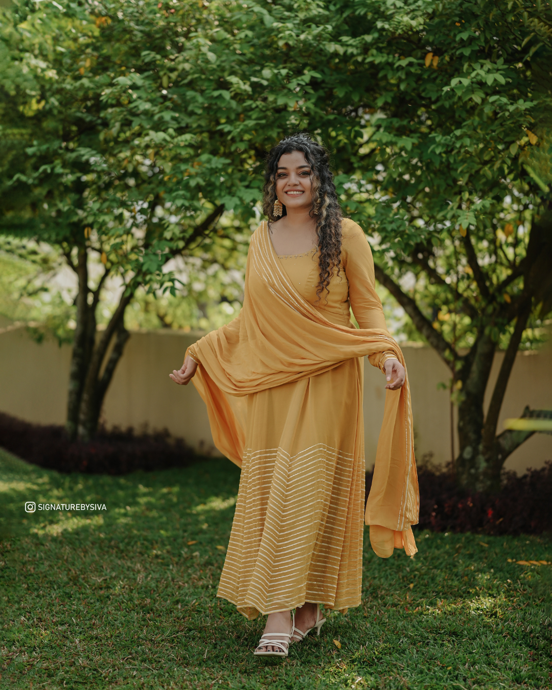 Sun-kissed elegance dupatta with silver embroidery