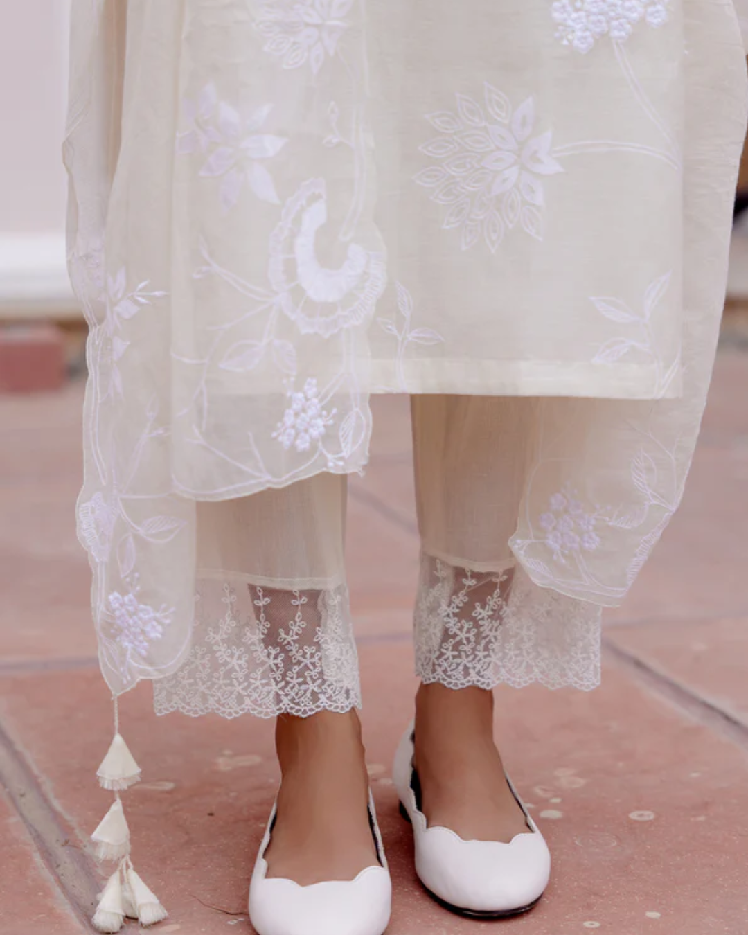 Swan Floral Embroidered Kurta Set