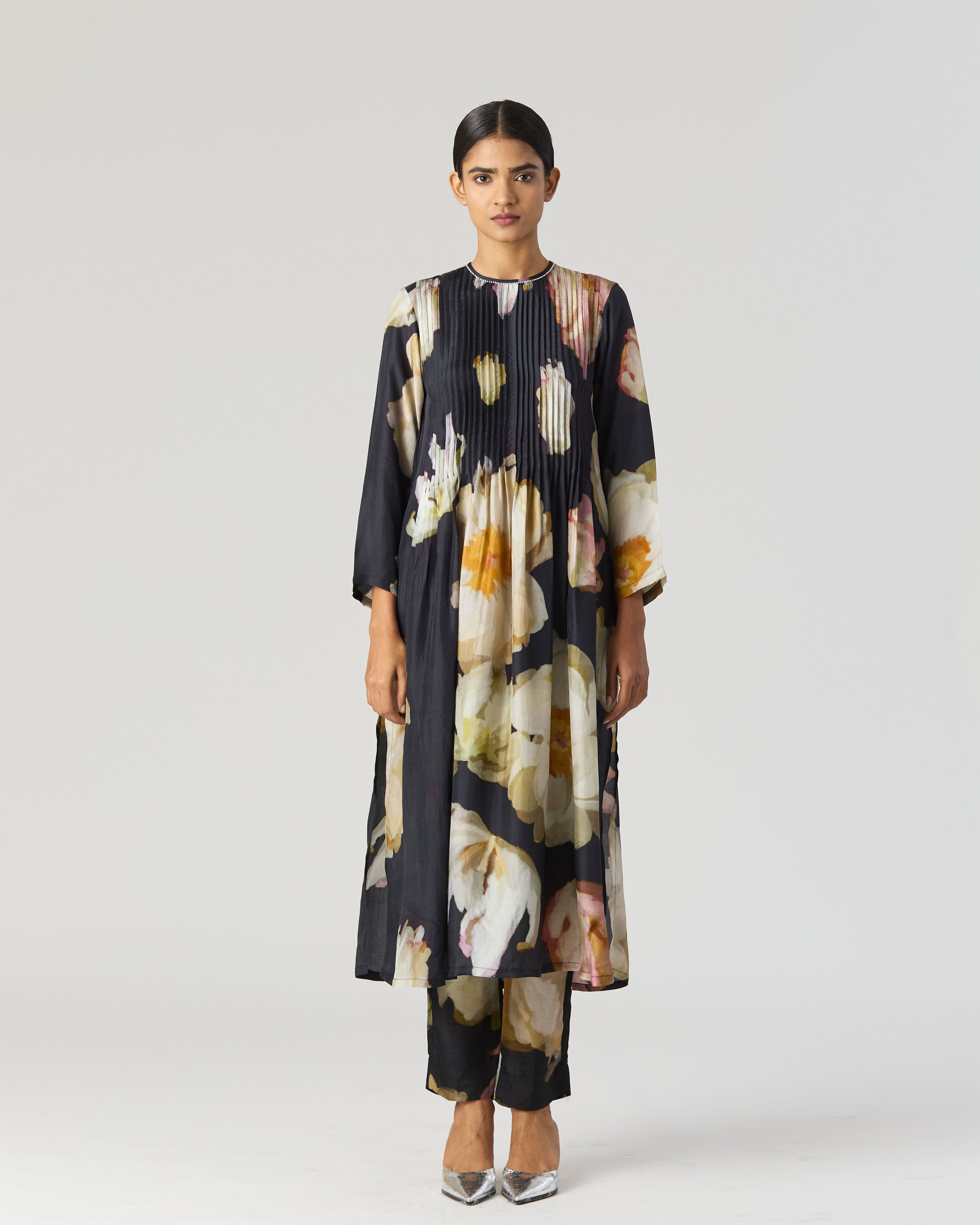 Viva Fiori Pintucks Kurta Set