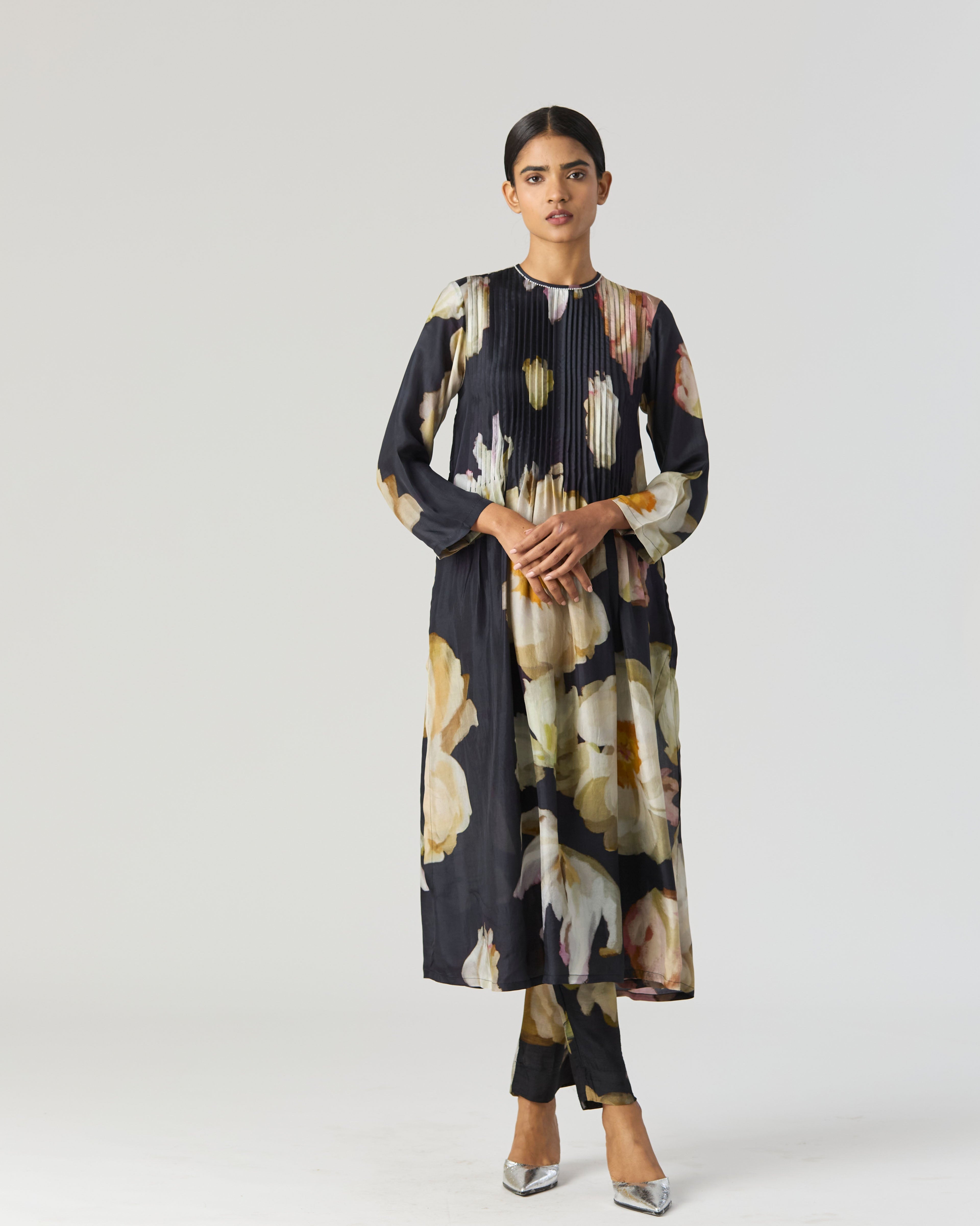Viva Fiori Pintucks Kurta Set