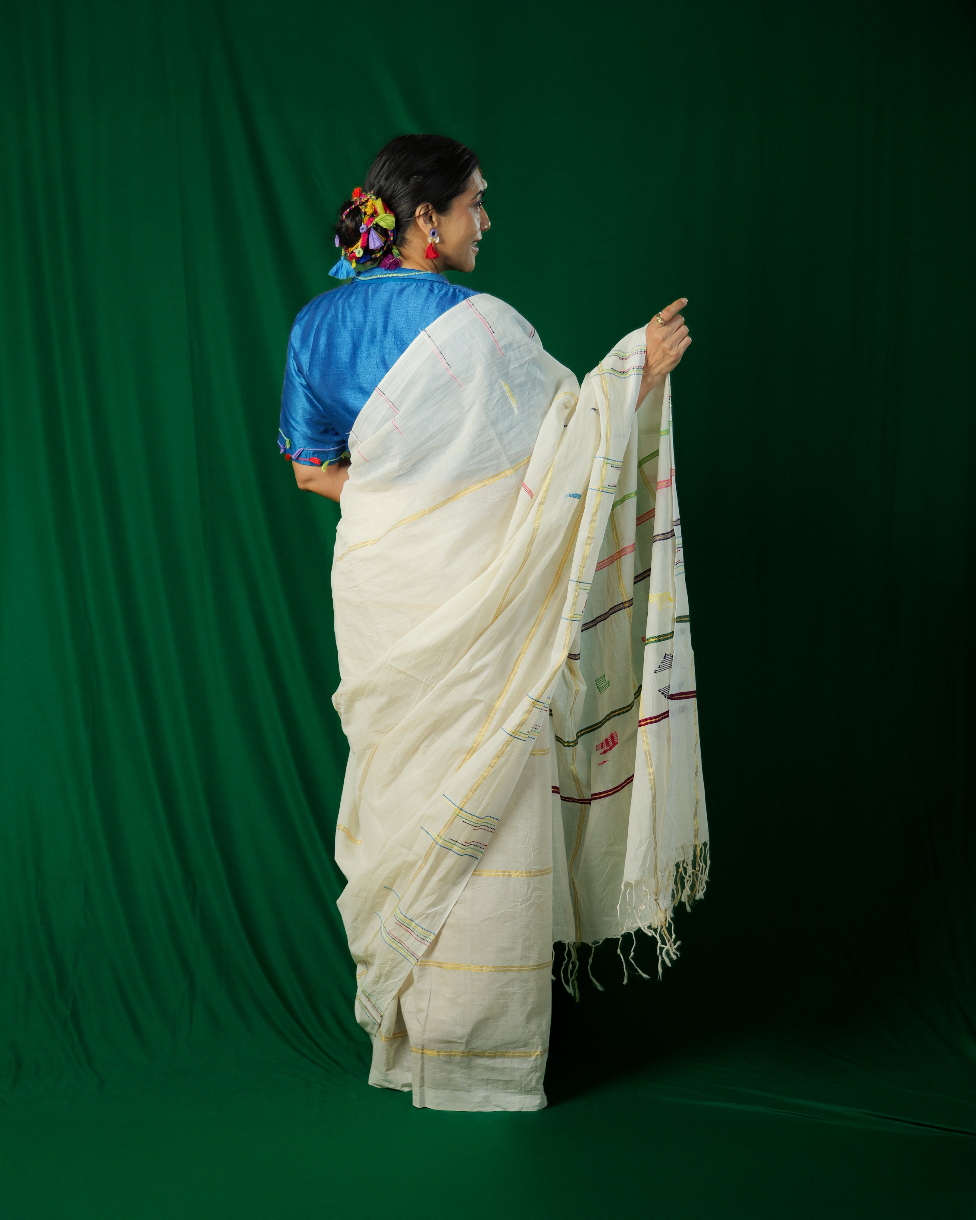 Kalyanikutty Multicolor Border Kasavu Saree