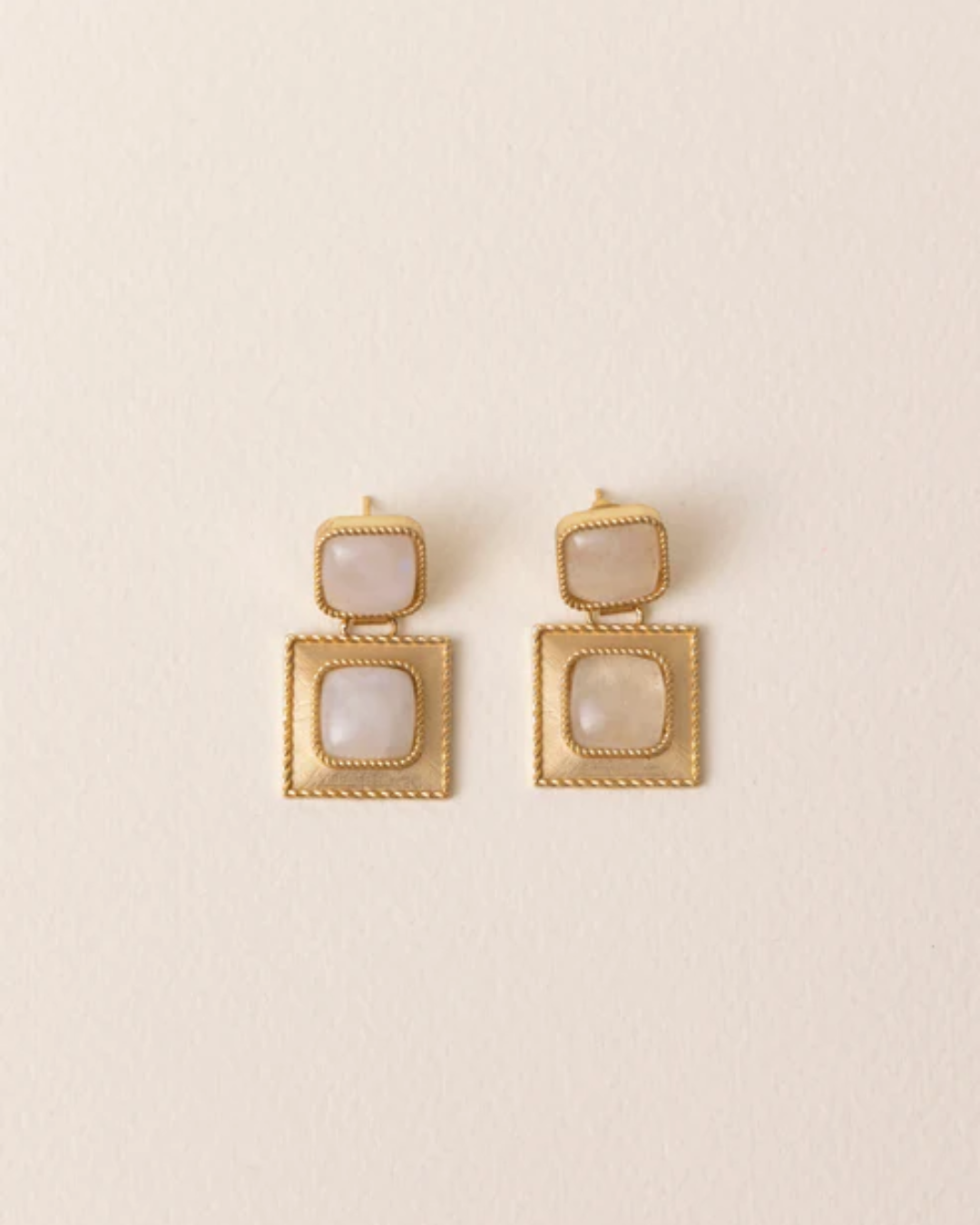 Mini Khufu Earrings In Moonstone