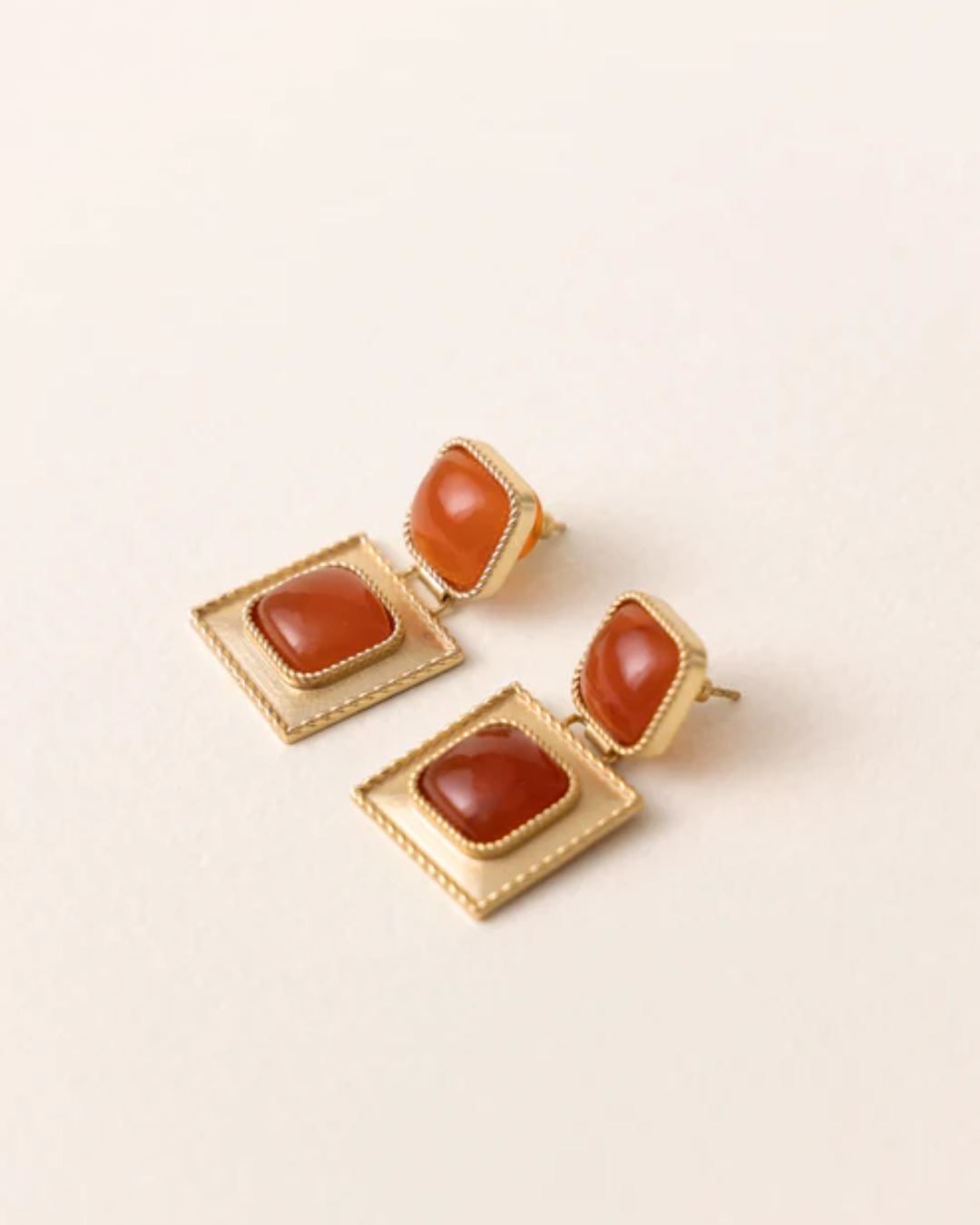 Mini Khufu Earrings In Carnelian