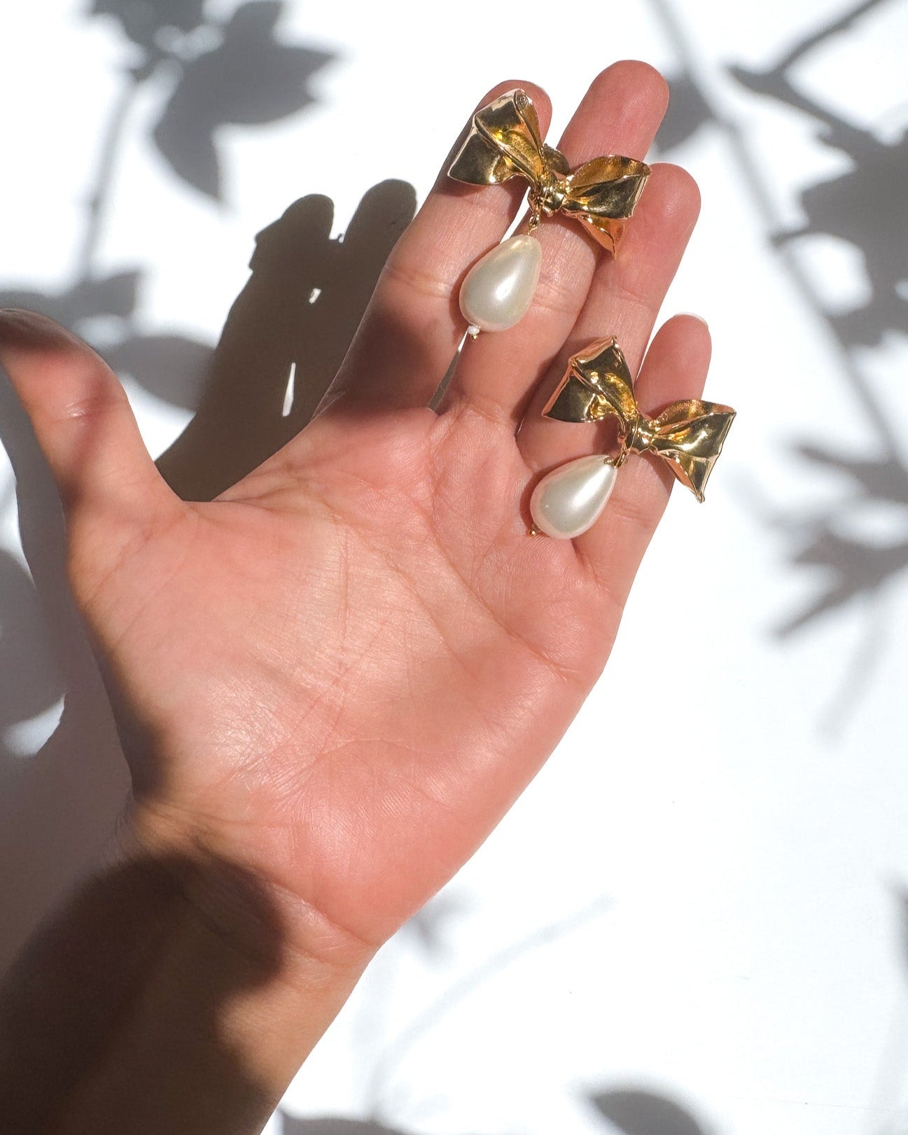 The Bow Pearl Earrings