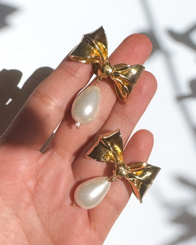 The Bow Pearl Earrings