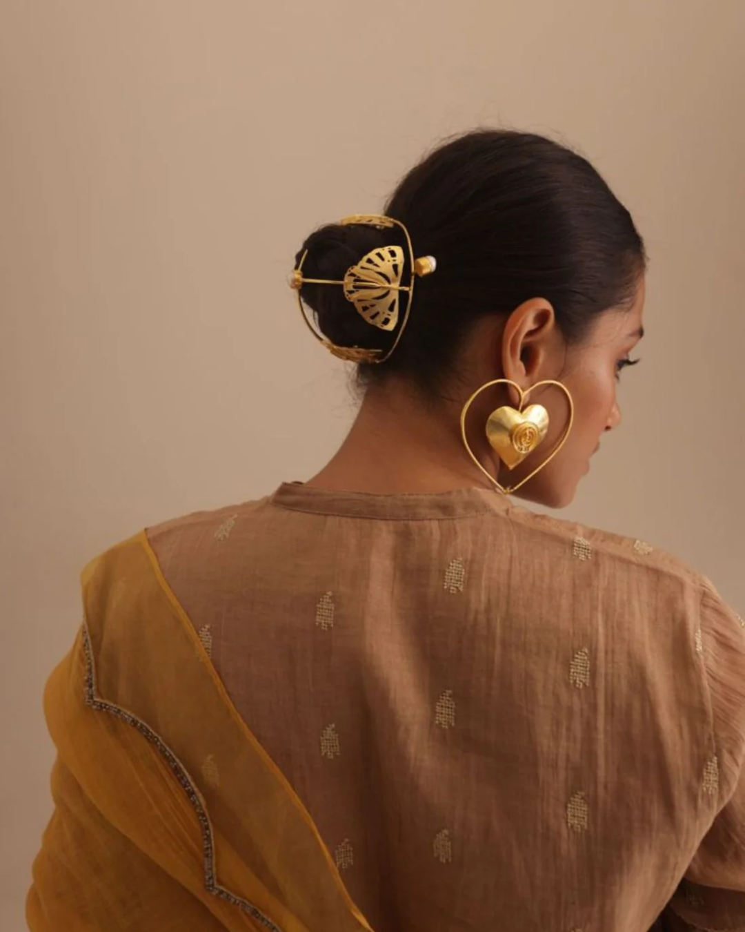 Titli Hair Bun