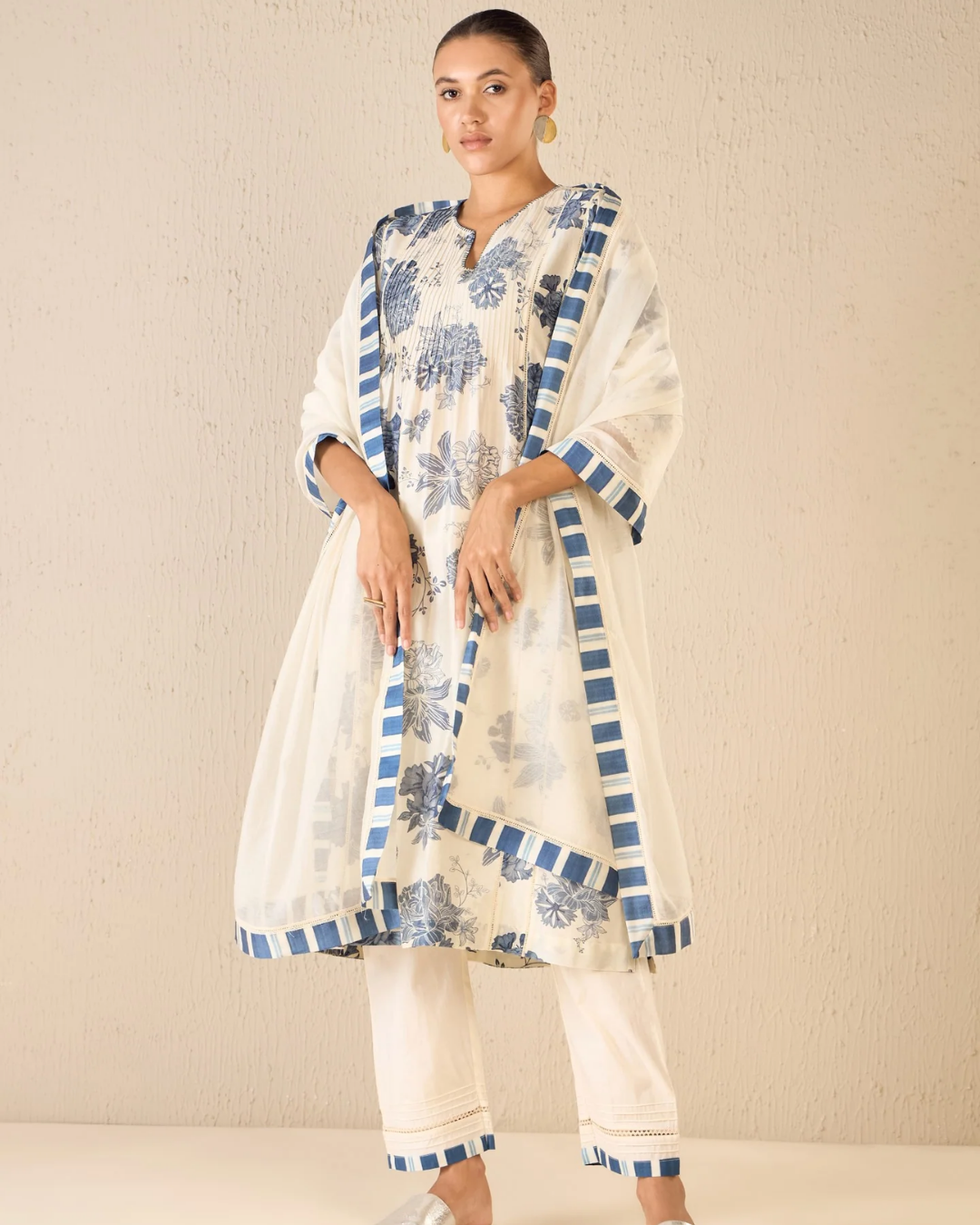 Floral fantasy: blue floral choga set