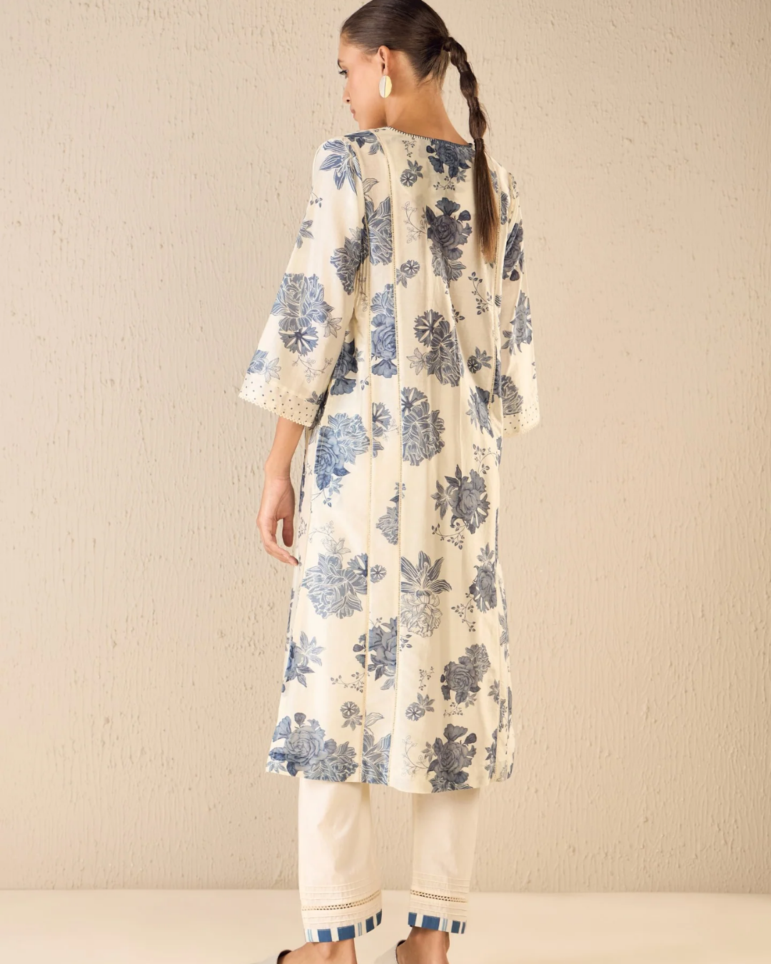 Floral fantasy: blue floral choga set